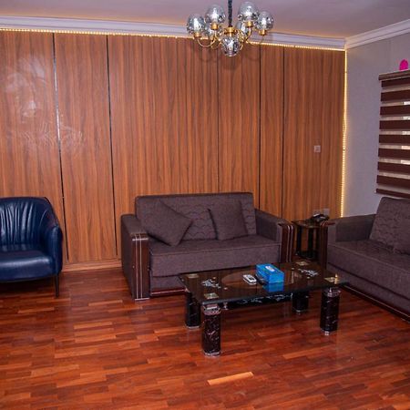 Mahogany Hotel And Suites Ibadan Dış mekan fotoğraf