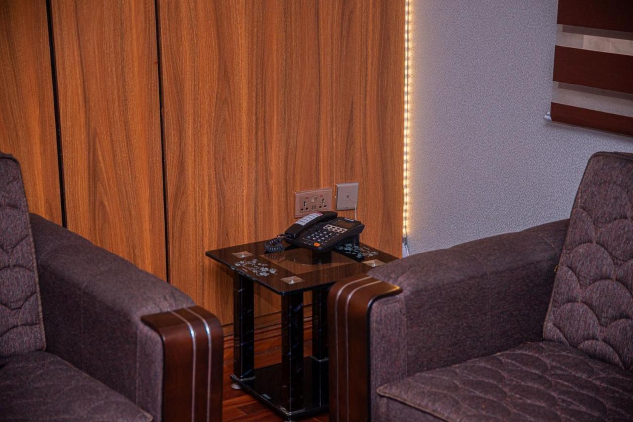Mahogany Hotel And Suites Ibadan Dış mekan fotoğraf